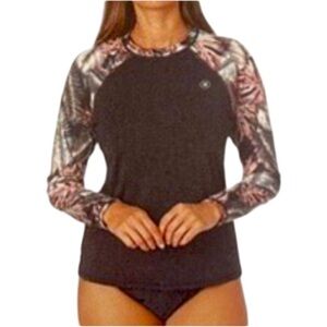 HURLEY Long Sleeve Top in Scattered Palm